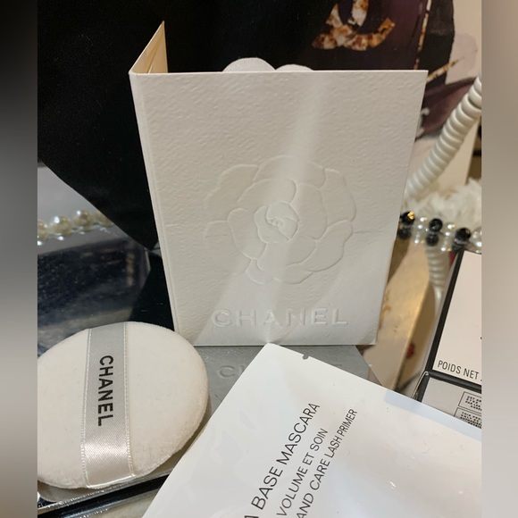 Surprise!🤩Chanel cosmetics sack and CHANEL framed advertising handmade +goodies - Picture 15 of 16
